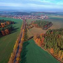 8.11. barevně lemovaná silnice od Chocomyšle